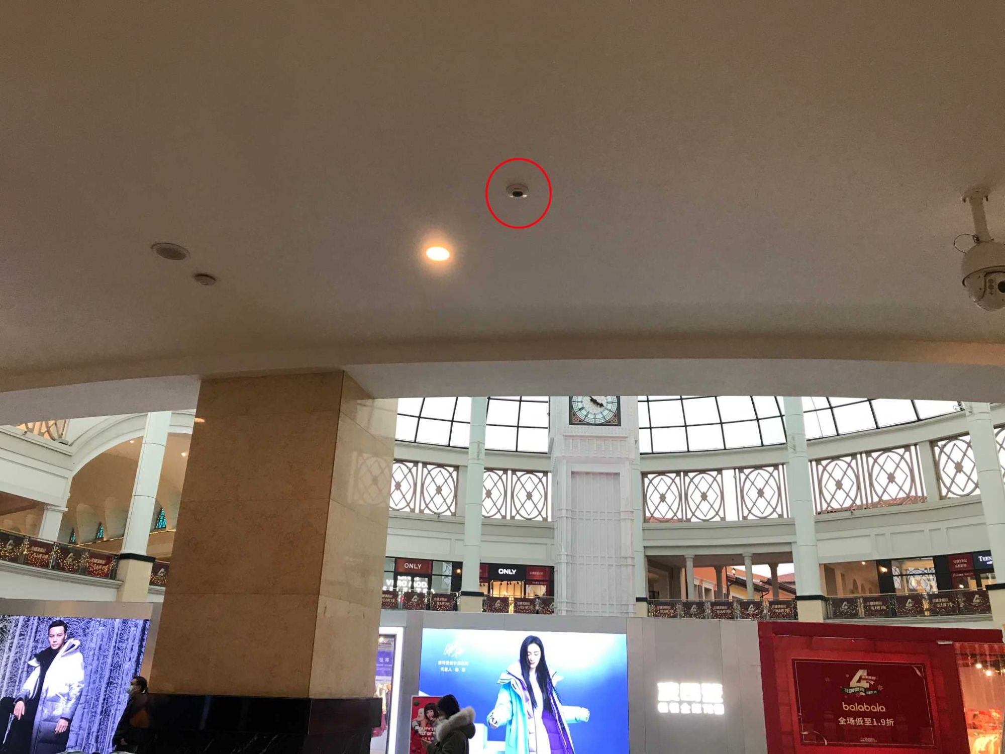 Embedded People Counter for Smart Foot Traffic Analytics and Real Time Visitor Counting