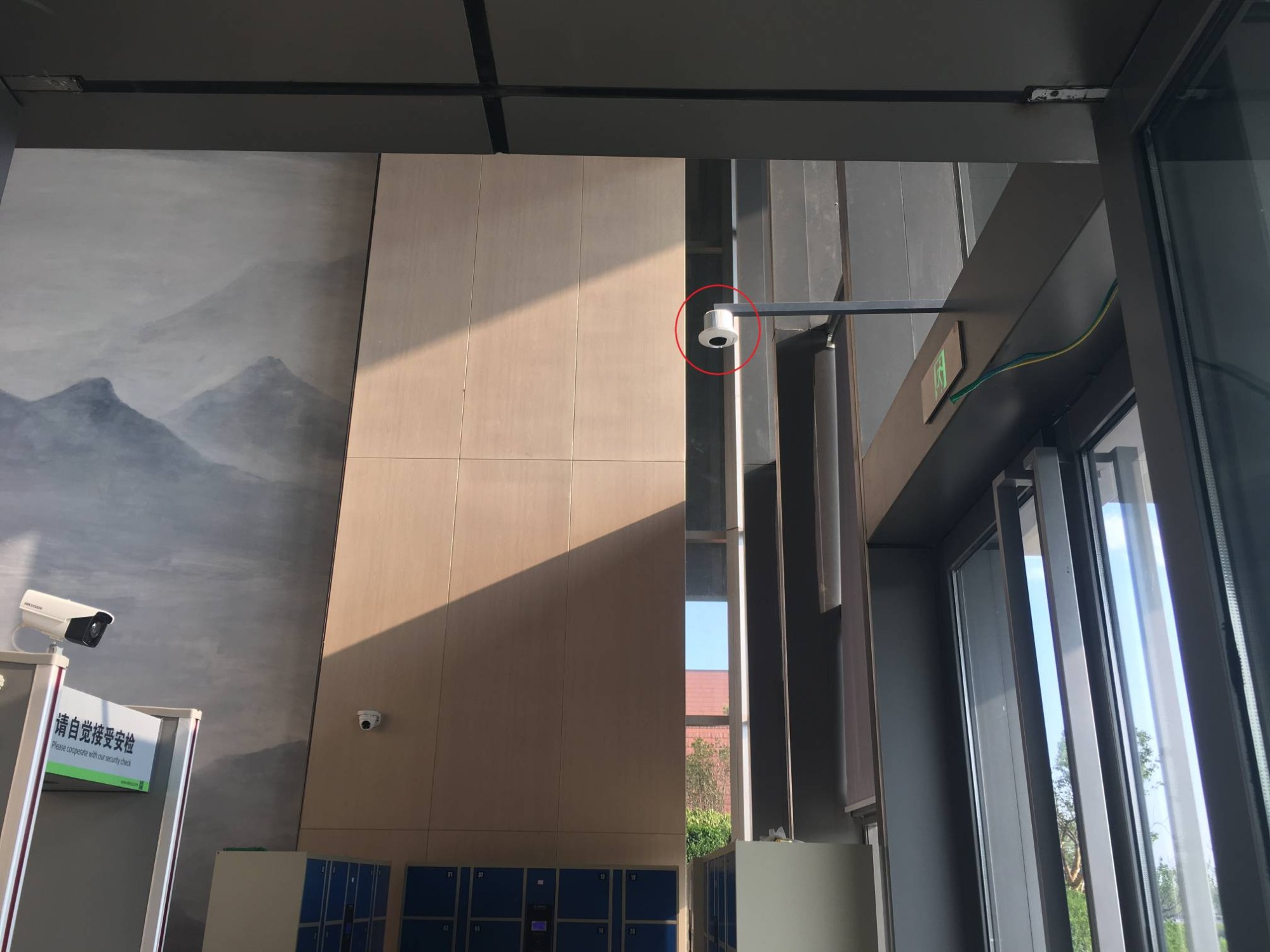 Embedded People Counter for Smart Foot Traffic Analytics and Real Time Visitor Counting